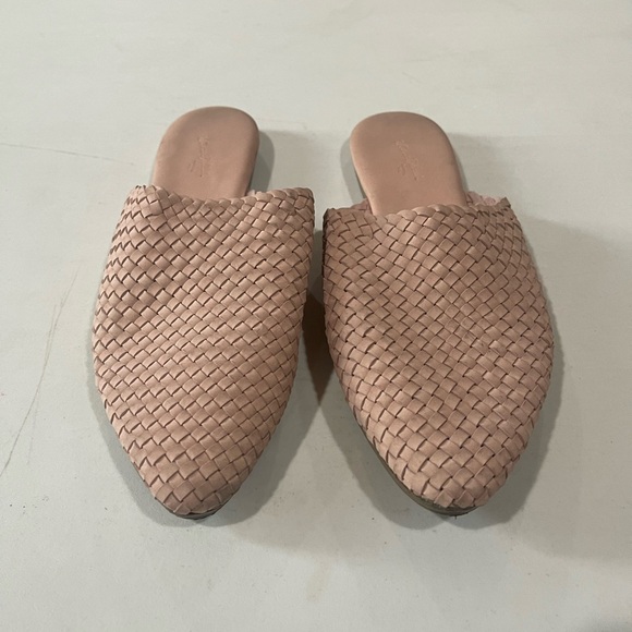 Universal Thread Pink Woven Mules - Picture 5 of 6